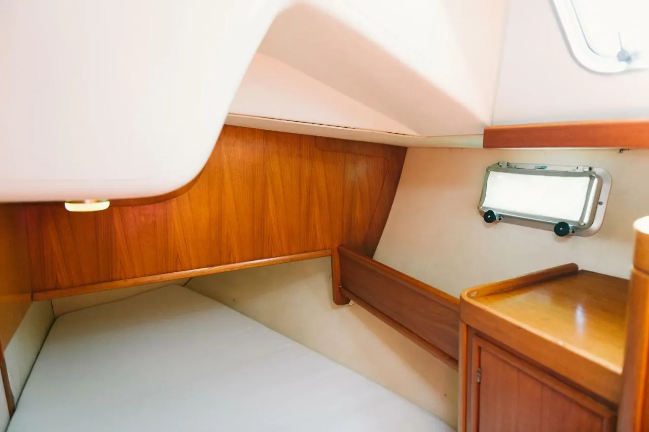 House Boat Hotel Catania Botel